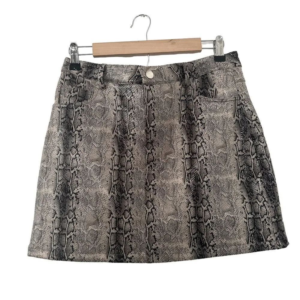 HYFVE sneak print skirt NWT